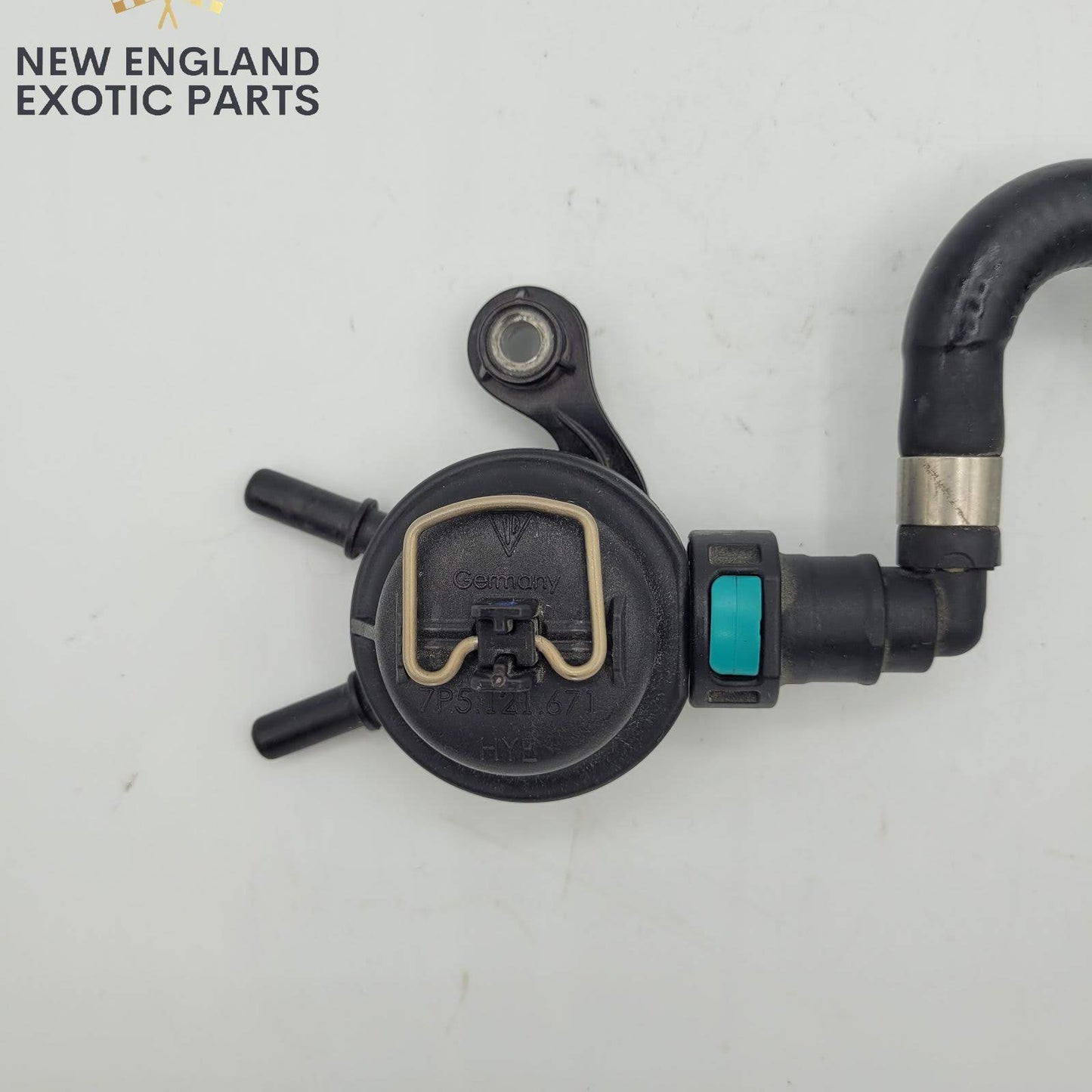 2015-2018 PORSCHE MACAN COOLANT BLEEDER VALVE AND HOSE - 7P5121671