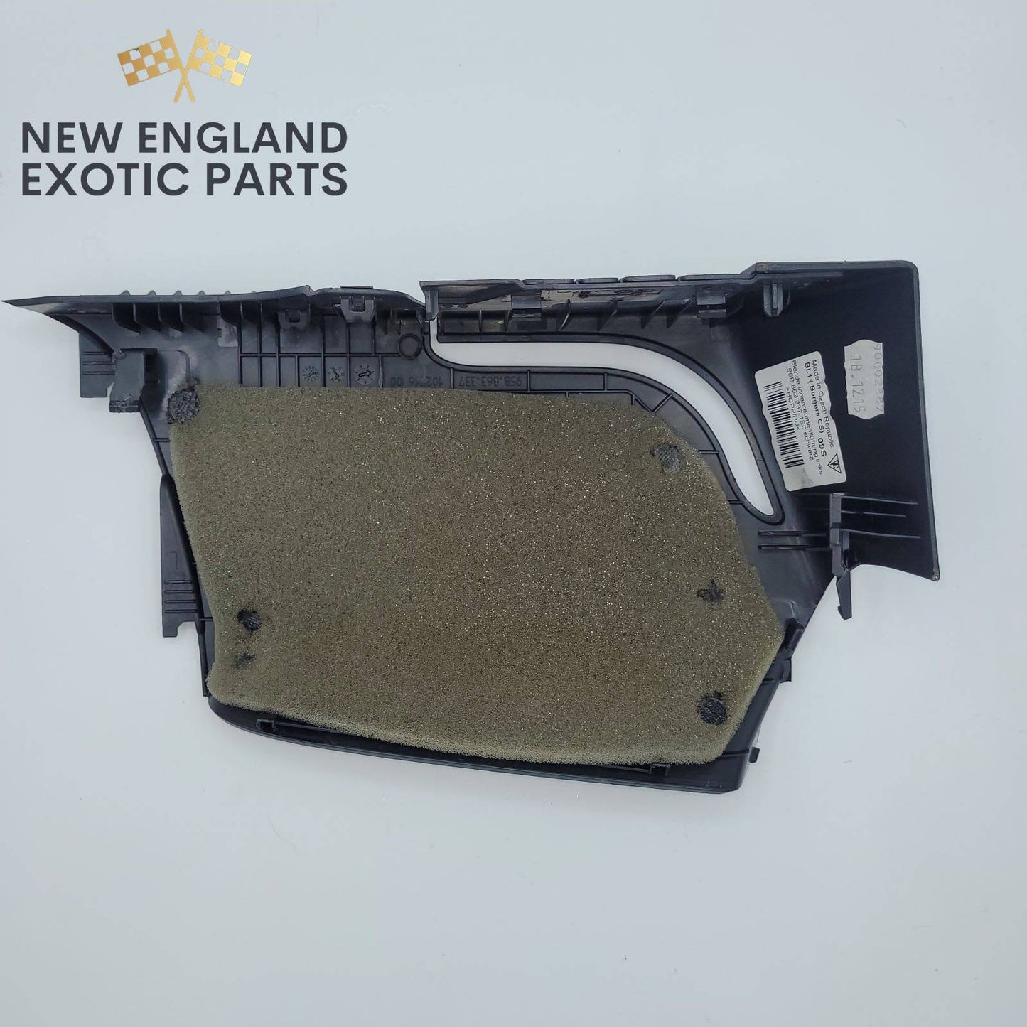 2015-2018 PORSCHE MACAN TRUNK LEFT UPPER QUARTER PANEL TRIM - 95B863337