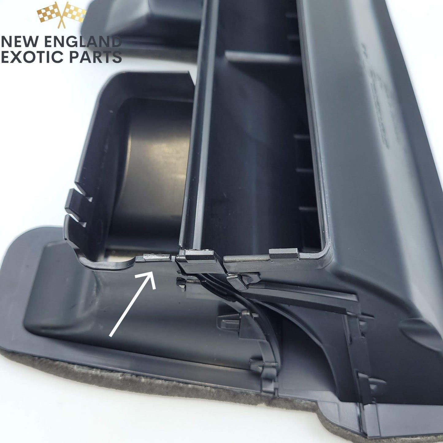 2015-2018 PORSCHE MACAN DEFROSTER DUCT ASSEMBLY - 95B858431