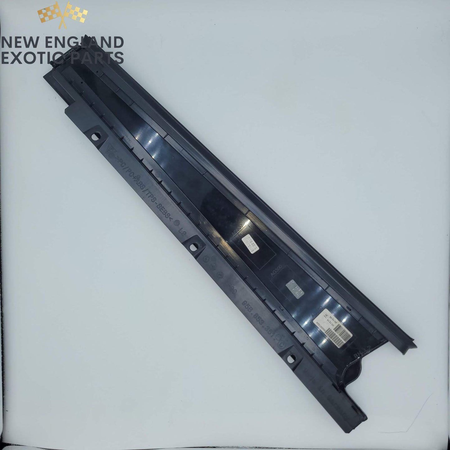 2015-2018 PORSCHE MACAN REAR LEFT EXTERIOR B PILLAR TRIM 95B853351