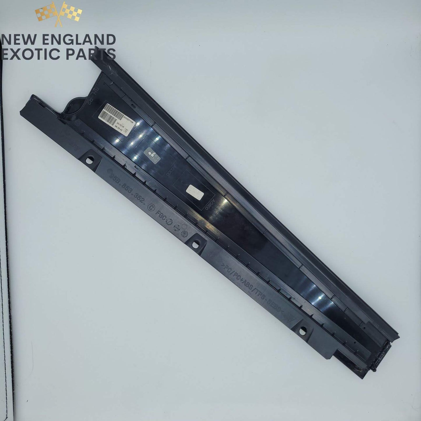 2015-2018 PORSCHE MACAN REAR RIGHT RIGHT EXTERIOR B PILLAR TRIM - 95B853352