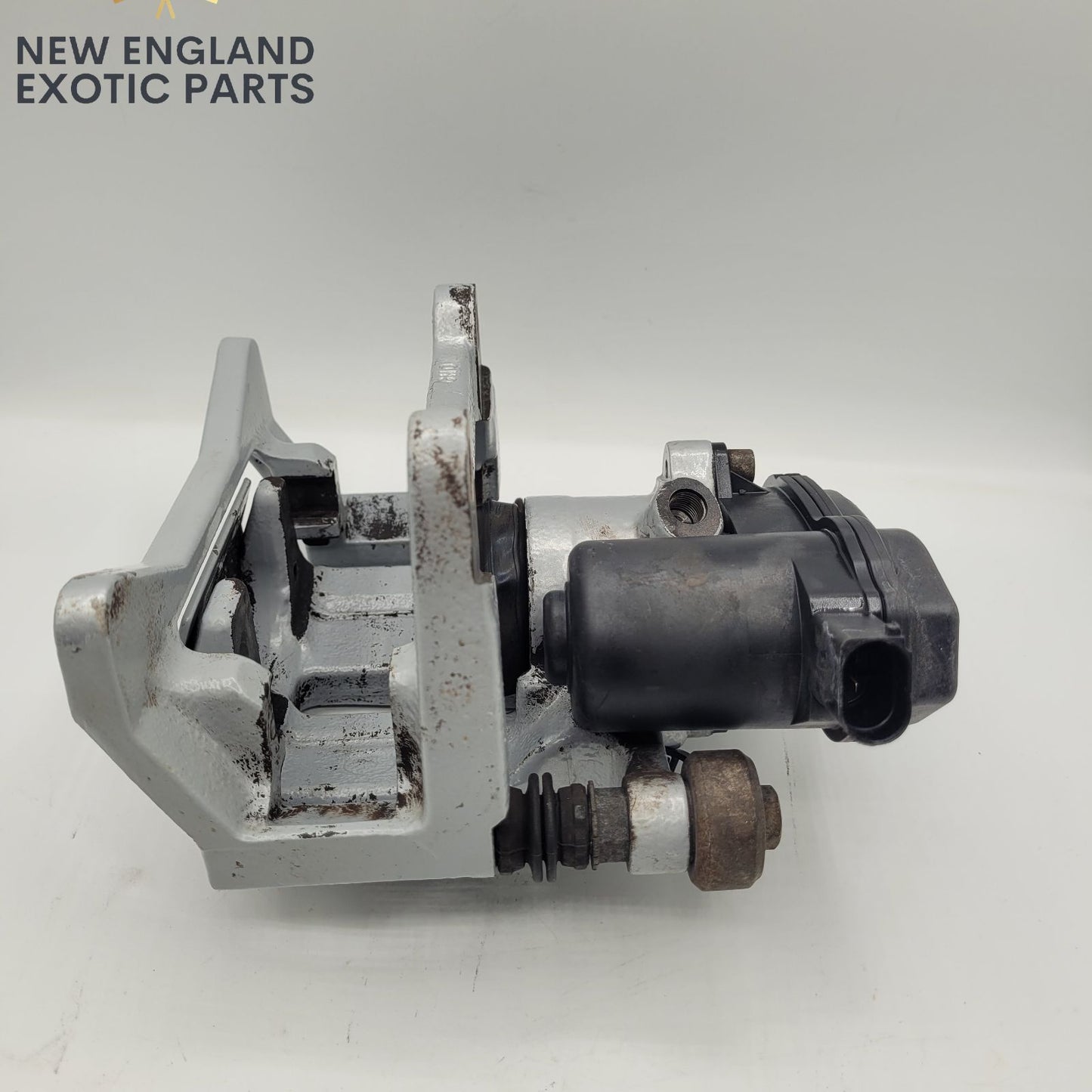 2015-2018 PORSCHE MACAN S 3.0L REAR BRAKE CALIPER SET - 95B615405E, 95B615406E