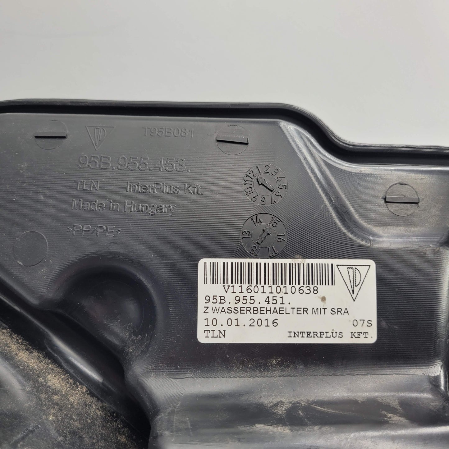 2015-2018 PORSCHE MACAN WASHER FLUID TANK BOTTLE - 95B955451