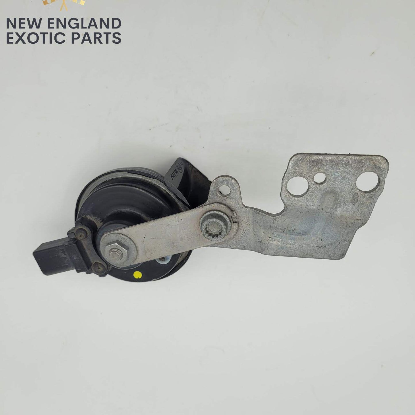 2015-2018 PORSCHE MACAN LEFT SIDE HIGH TONE NOTE HORN - 95B951211D