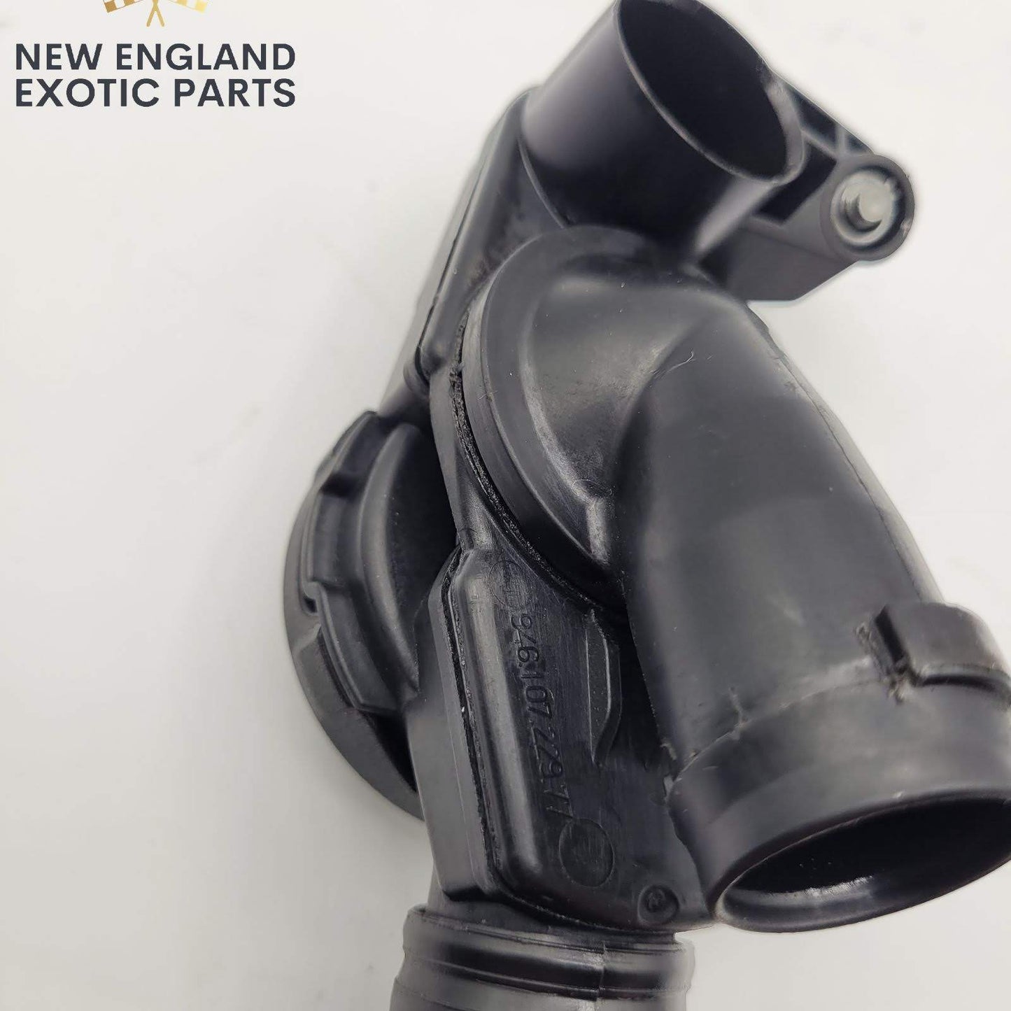 2015-2018 PORSCHE MACAN RIGHT PCV ENGINE CRANKCASE VENT VALVE OEM - 94610722977