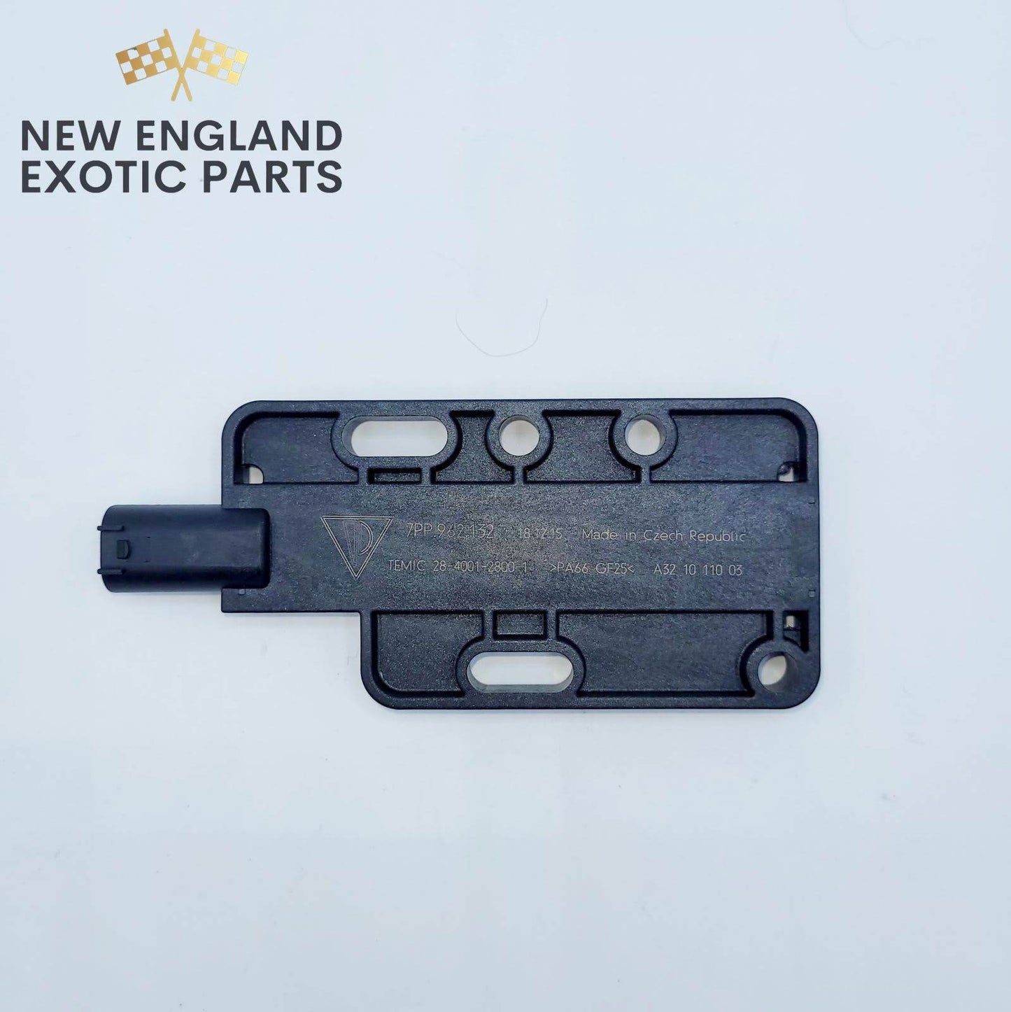 2015-2018 PORSCHE MACAN KEYLESS ENTRY ANTENNA - 7PP962132