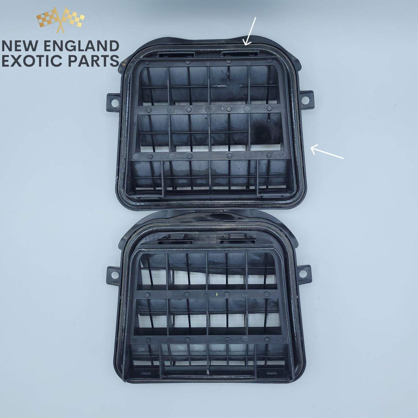 2015-2018 PORSCHE MACAN QUARTER PANEL PRESSURE AIR VENT PAIR - 8K0819181B