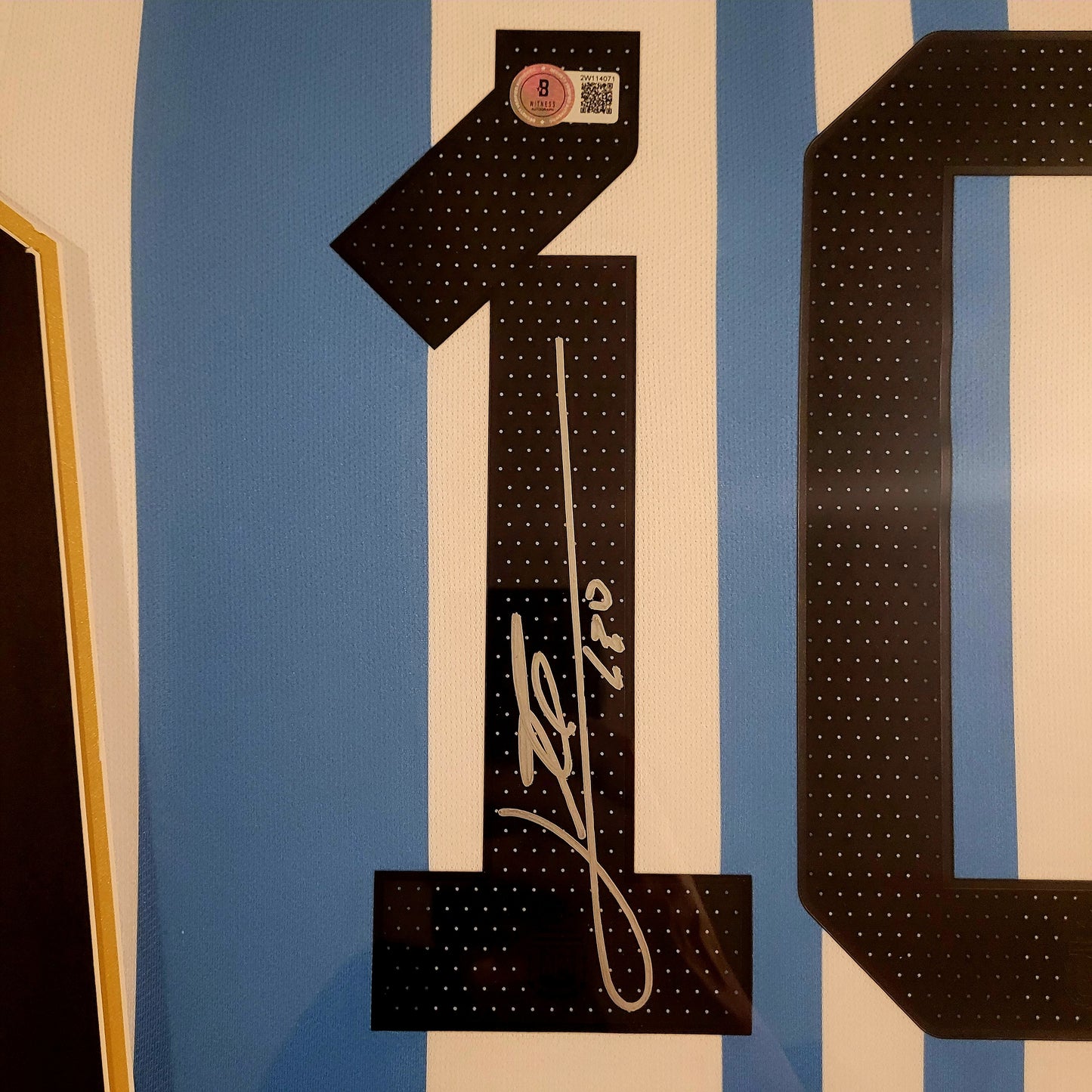 LIONEL MESSI SIGNED ARGENTINA JERSEY BECKETT BGS FRAMED DISPLAY CASE