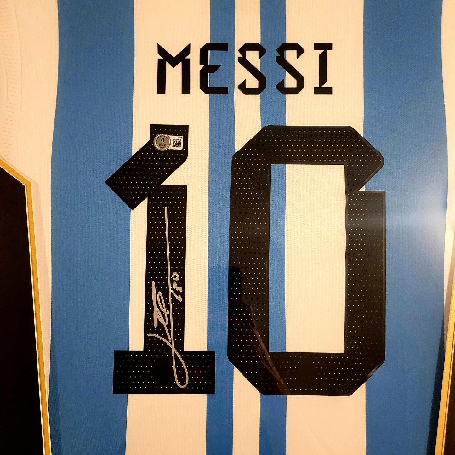 LIONEL MESSI SIGNED ARGENTINA JERSEY BECKETT BGS FRAMED DISPLAY CASE