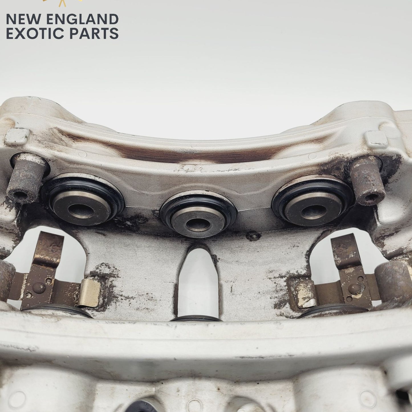 2015-2018 PORSCHE MACAN S 3.0L FRONT BREMBO BRAKE CALIPERS SET - 95B615105R, 95B615105L