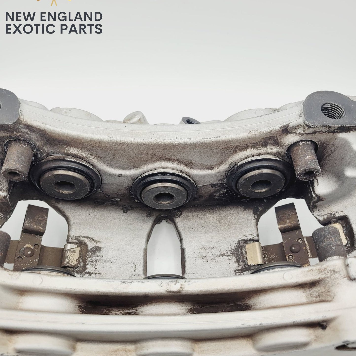 2015-2018 PORSCHE MACAN S 3.0L FRONT BREMBO BRAKE CALIPERS SET - 95B615105R, 95B615105L