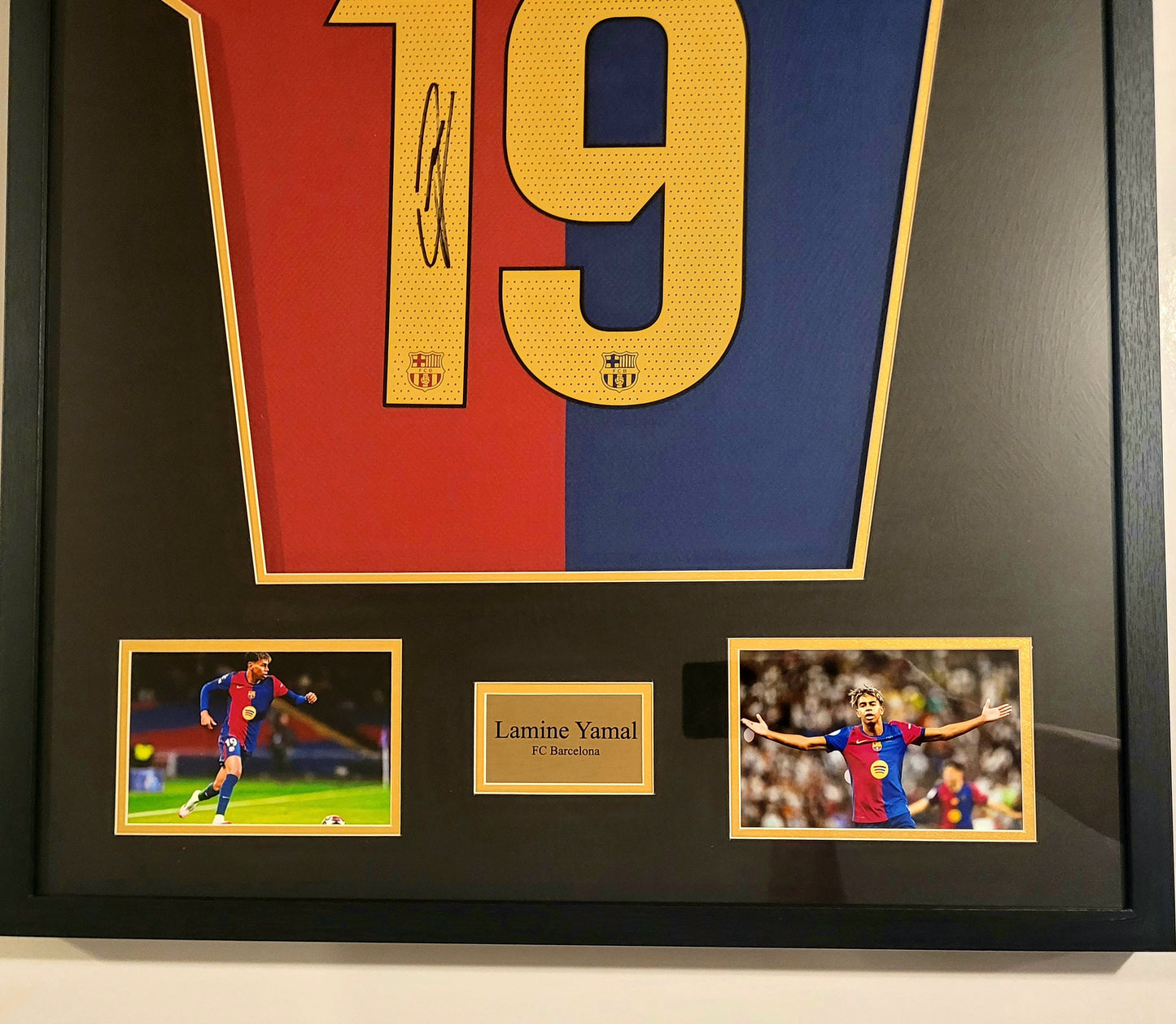 LAMINE YAMAL SIGNED BARCELONA JERSEY  BAS/BGS FRAMED