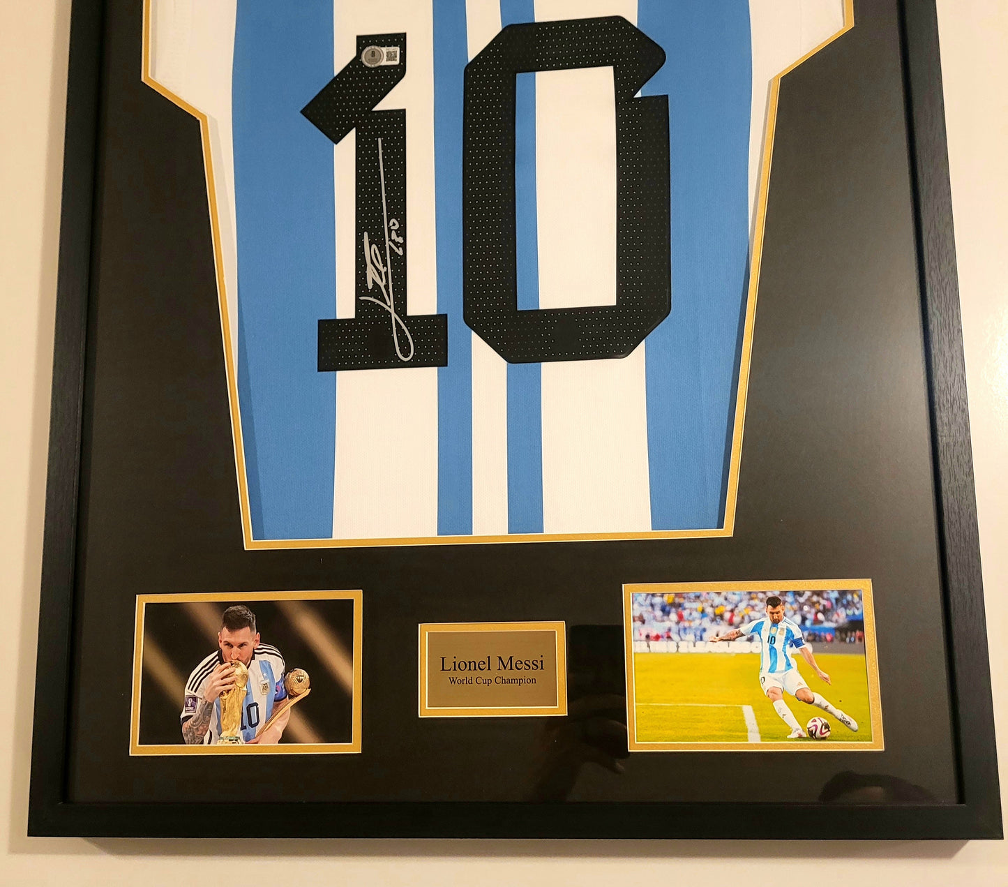 LIONEL MESSI SIGNED ARGENTINA JERSEY BECKETT BGS FRAMED DISPLAY CASE