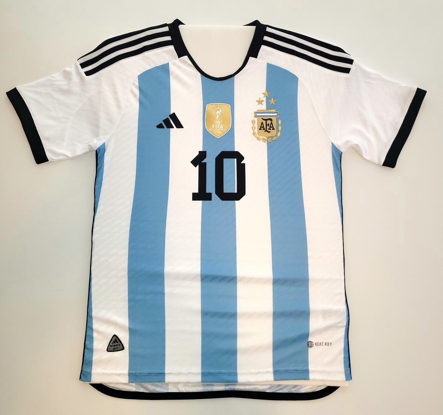 LIONEL MESSI SIGNED ARGENTINA JERSEY BGS BECKETT DISPLAY FRAME