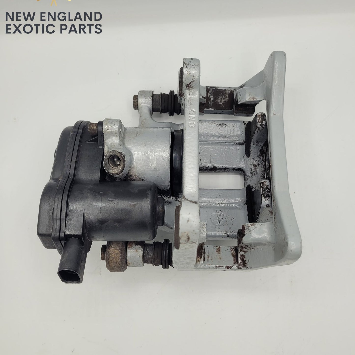 2015-2018 PORSCHE MACAN S 3.0L REAR BRAKE CALIPER SET - 95B615405E, 95B615406E