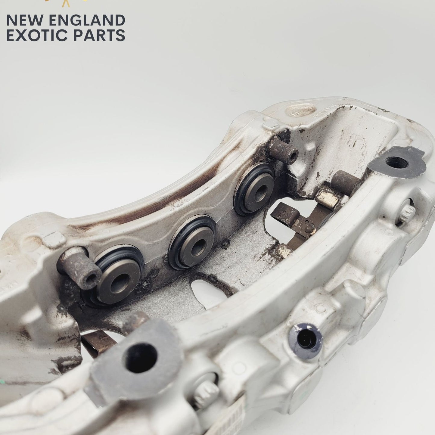 2015-2018 PORSCHE MACAN S 3.0L FRONT BREMBO BRAKE CALIPERS SET - 95B615105R, 95B615105L