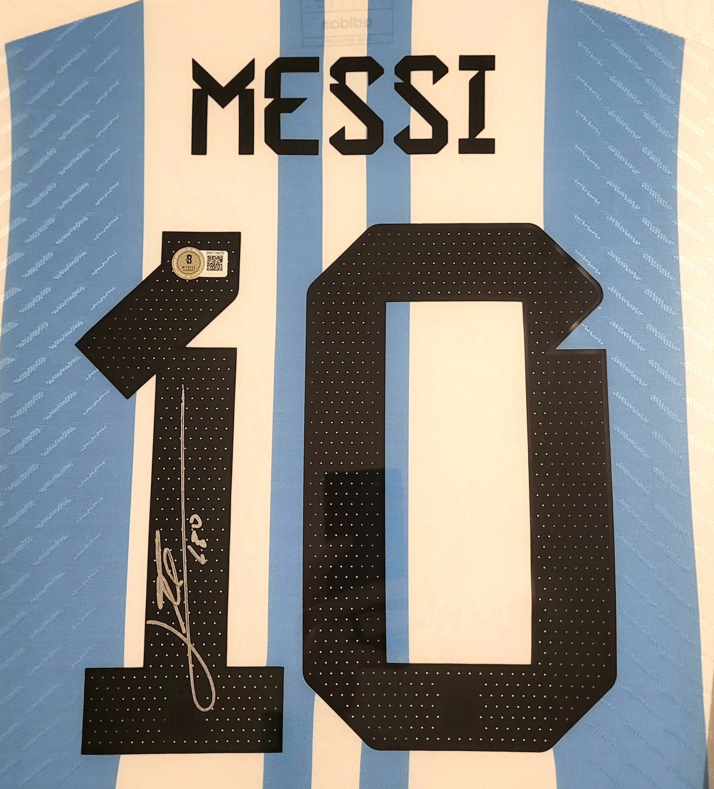 LIONEL MESSI SIGNED ARGENTINA JERSEY BGS BECKETT DISPLAY FRAME