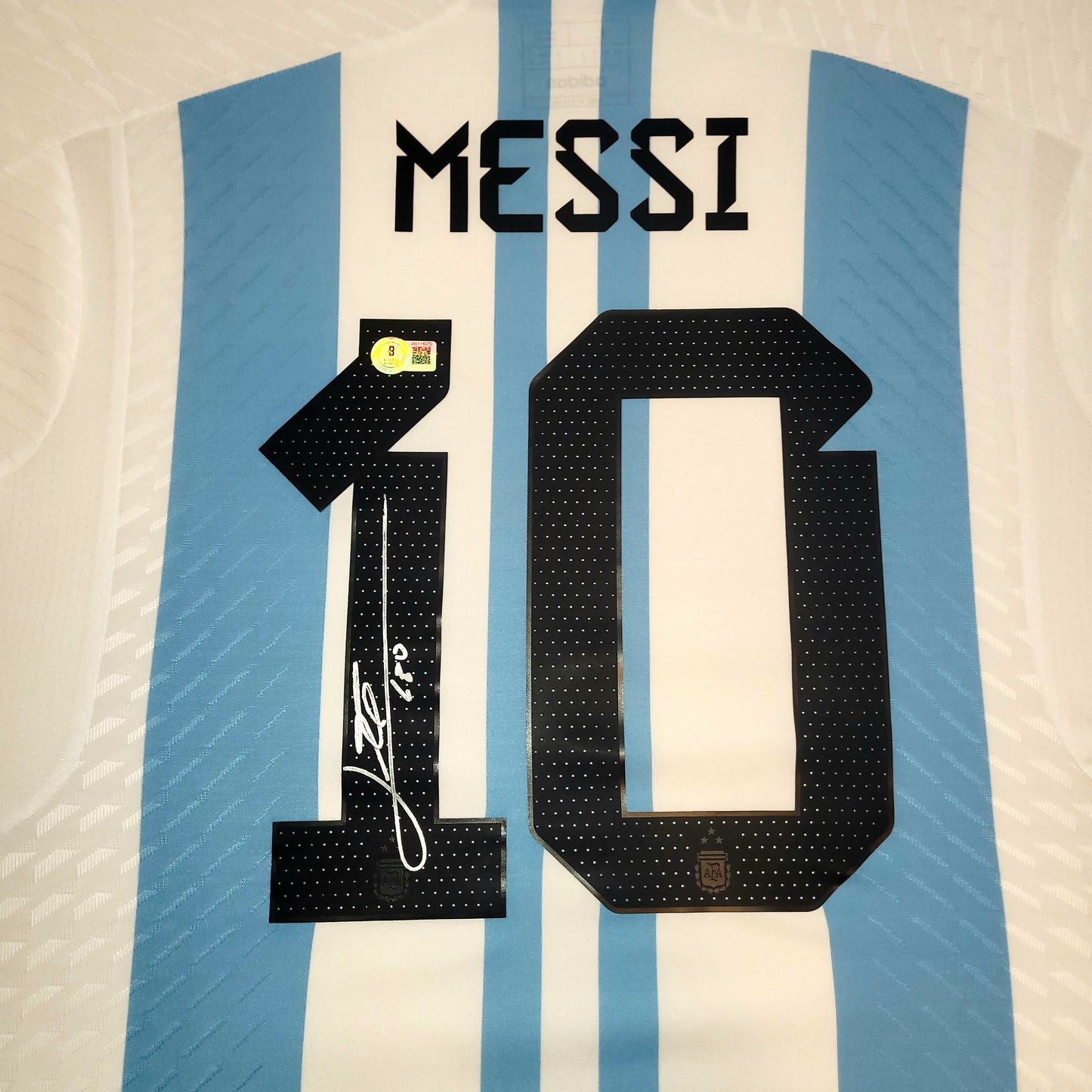 LIONEL MESSI SIGNED ARGENTINA JERSEY BGS BECKETT DISPLAY FRAME