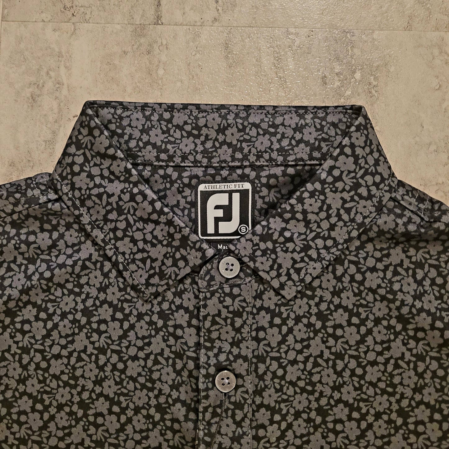 NWT FOOTJOY ATHELTIC FIT MENS SIZE SMALL FLORAL BLACK GOLF POLO