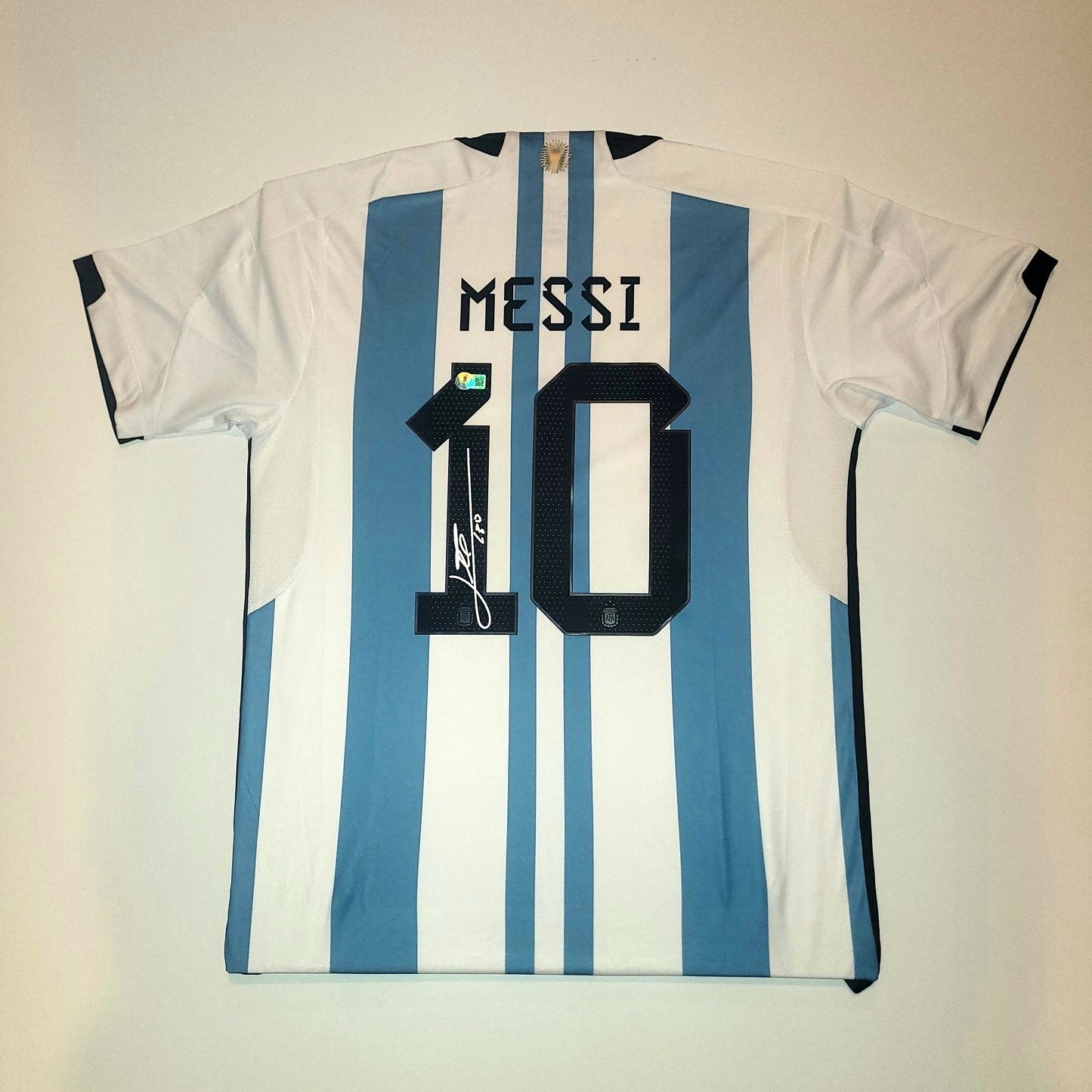 LIONEL MESSI SIGNED ARGENTINA JERSEY BECKETT BGS FRAMED DISPLAY CASE