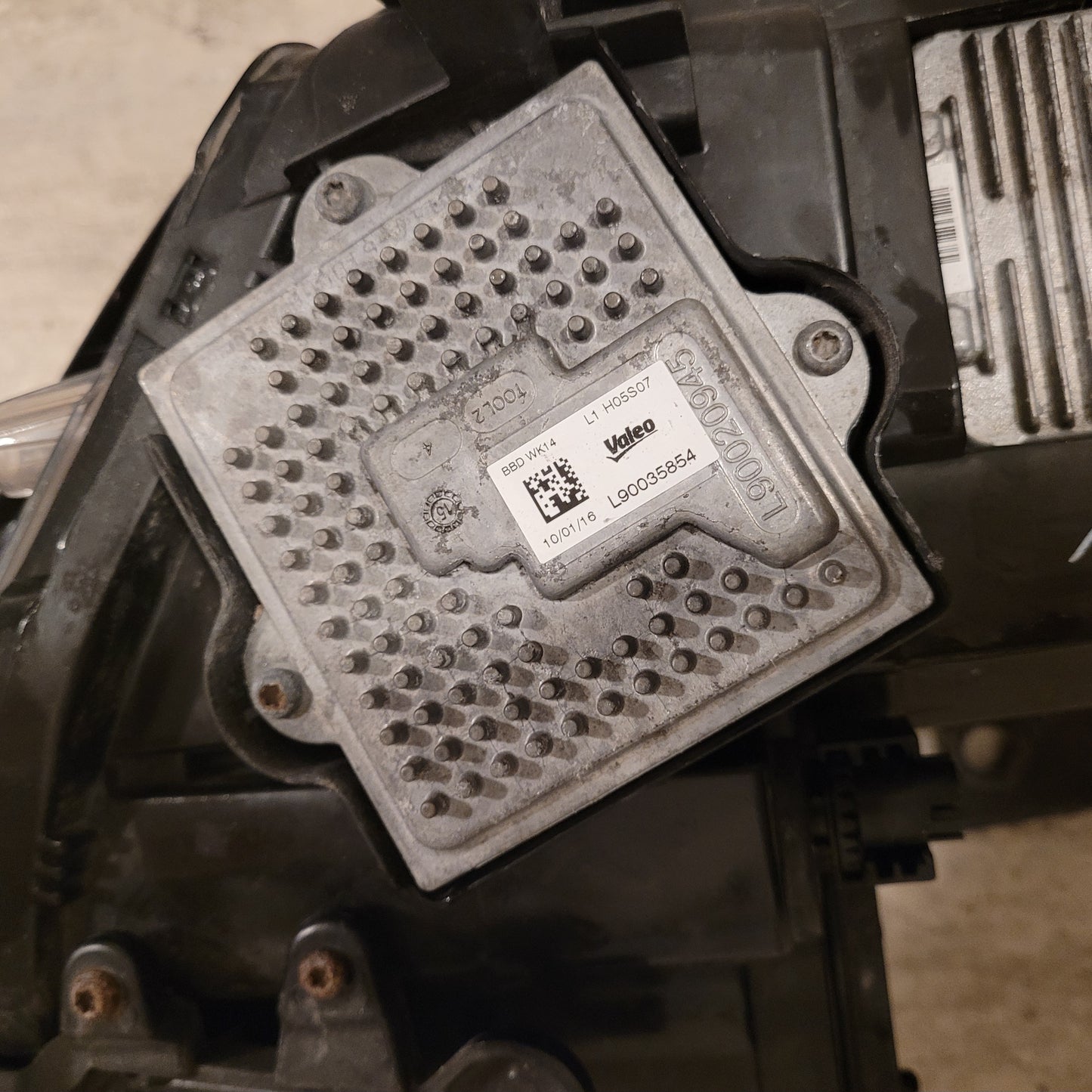 2012-2018 JEEP GRAND CHEROKEE WK2 DRIVER SIDE HID BIXENON HEADLIGHT GOOD CONDITION