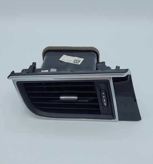 2015 - 2018 Porsche Macan Driver Side Air Vent - Left